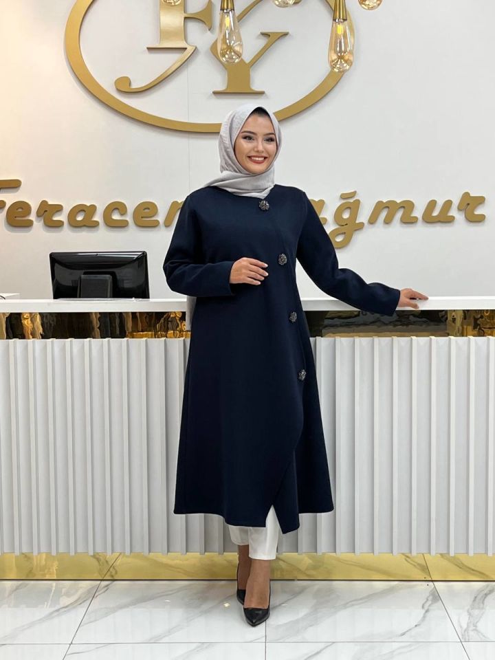 Düğme Detaylı Kaban