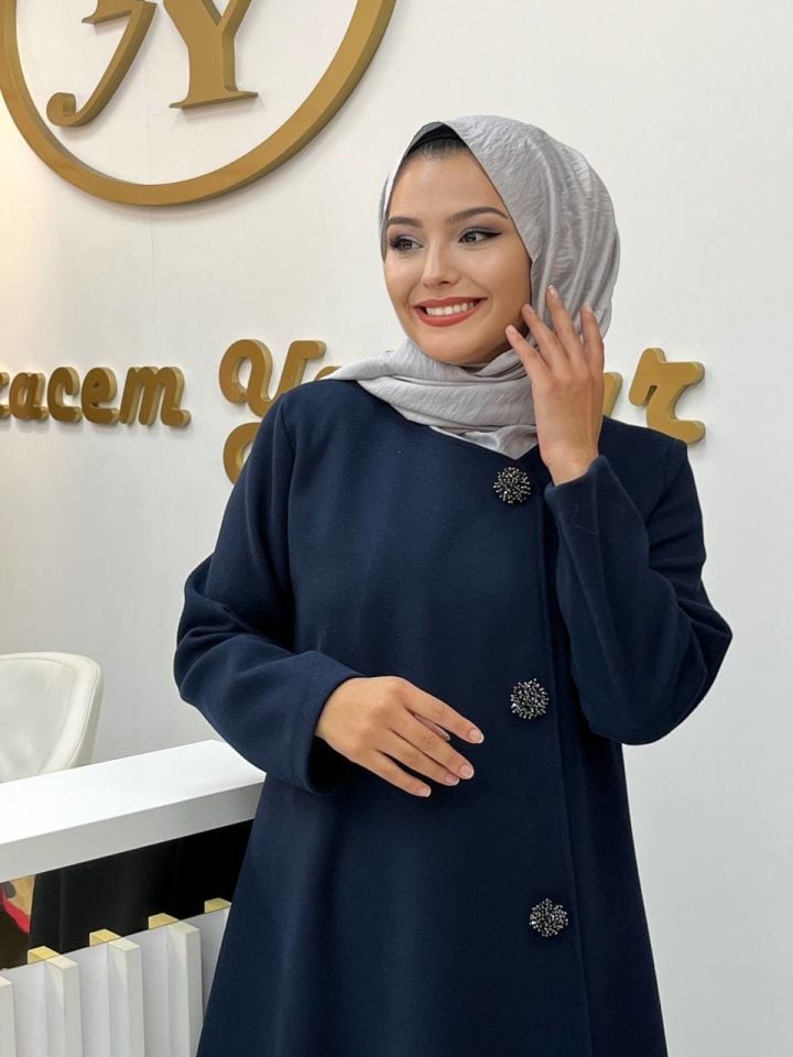Düğme Detaylı Kaban