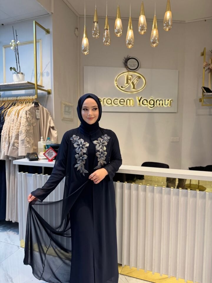 Gökçe Kristal Taş İşlemeli Abaya