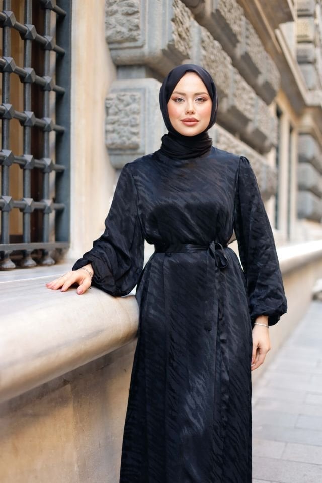 Kuşaklı Zarif Elbise