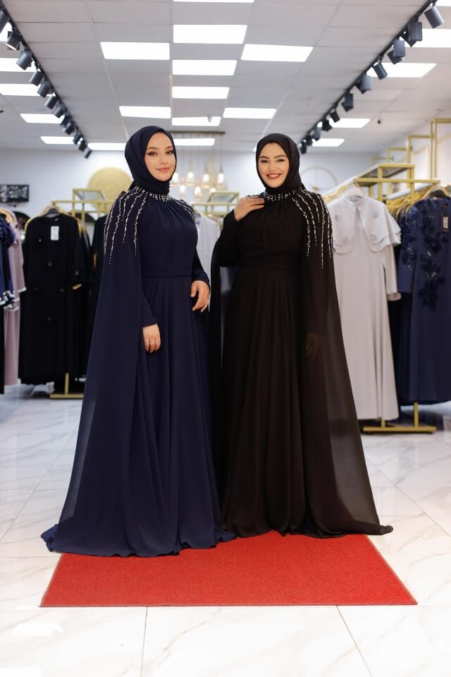 Nur Sultan İnci İşlemeli Şifon Pelerin Abiye Elbise