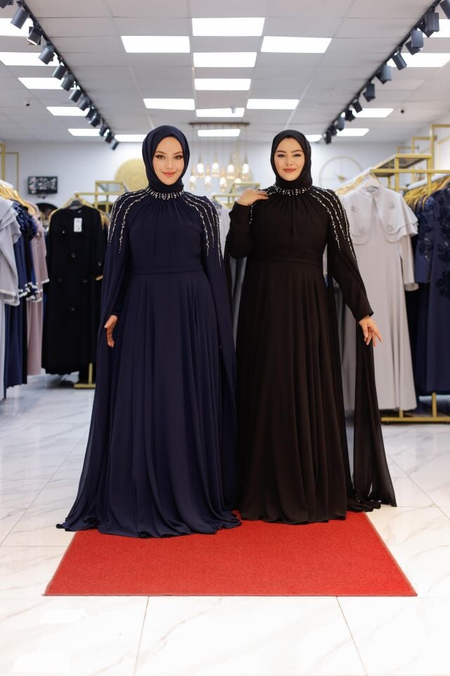 Nur Sultan İnci İşlemeli Şifon Pelerin Abiye Elbise