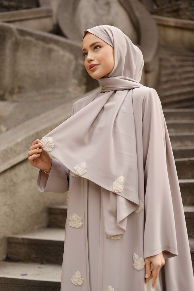 Somon İşlemeli Rüya Abaya