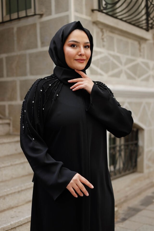 Omuz İşlemeli Dubai İpeği Siyah Ferace