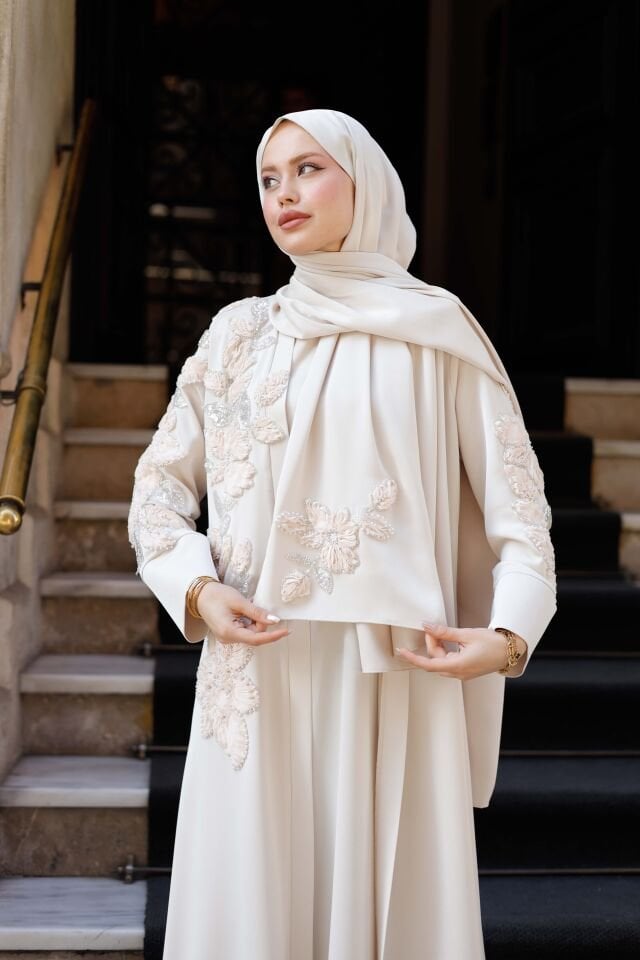 Kuğu Abaya Takımı