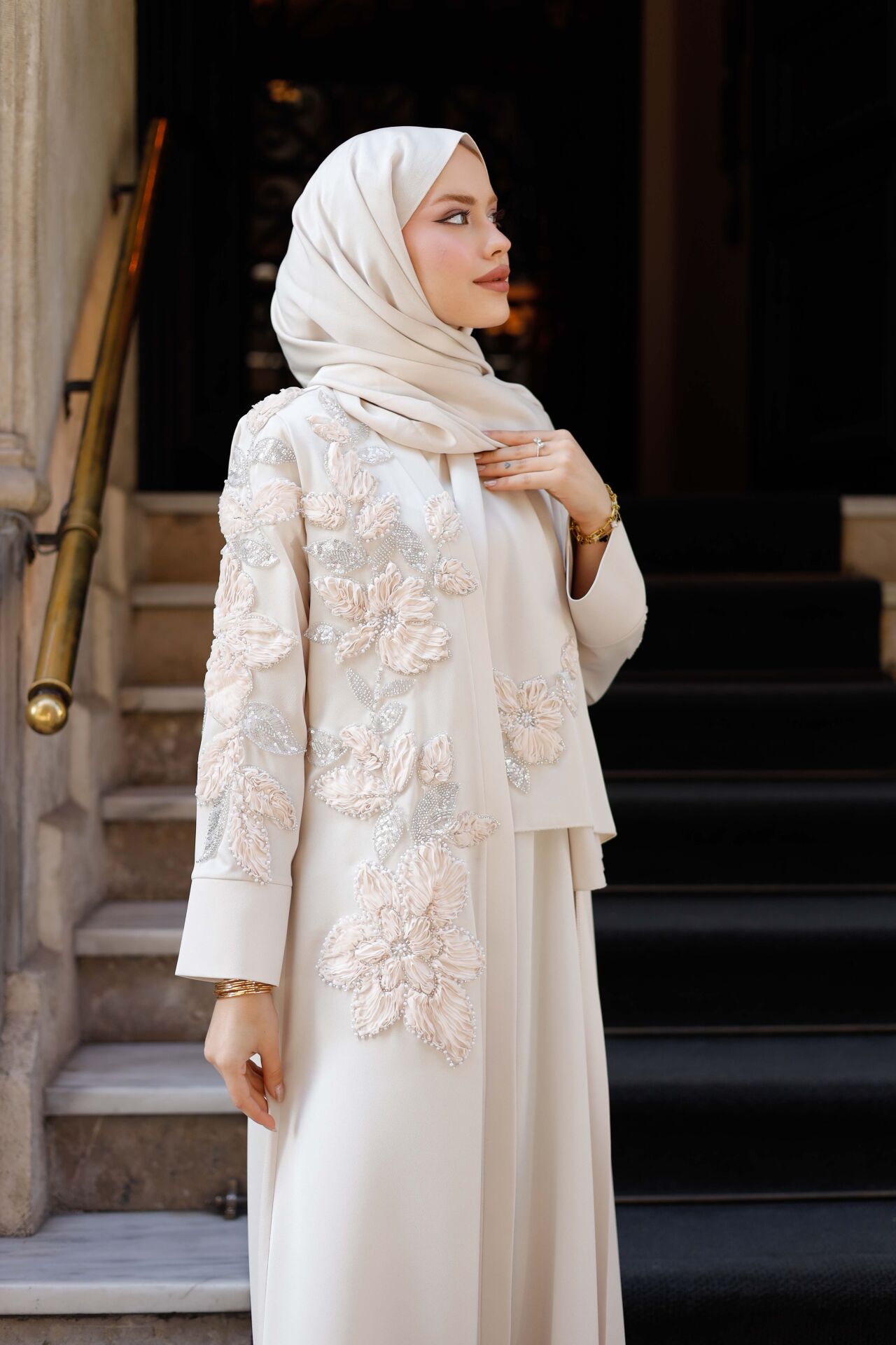 Kuğu Abaya Takımı
